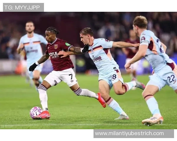 英超最新积分榜揭晓曼联利物浦双双跌至中游西汉姆联陷入降级区危机