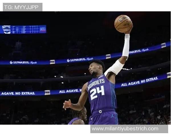 布兰登米勒半场表现出色10中5罚球6中5贡献17分3篮板4助攻状态火热