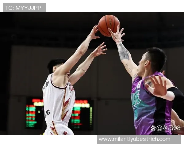 米诺特次节神勇表现五投全中连得12分带领球队一举拉开比分优势